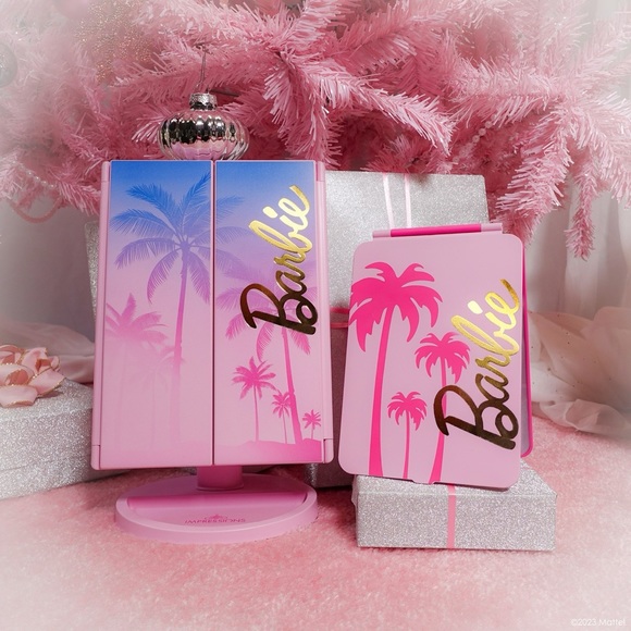 Barbie Tri Fold LED Mirror - LIMITED EDITION!! - Picture 4 of 7